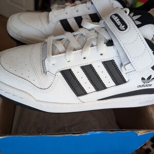 Adidas Men's White and Black Sneakers
